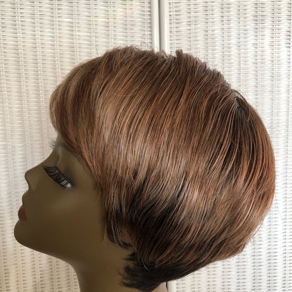 Short Synthetic wig - Picture 3 of 6